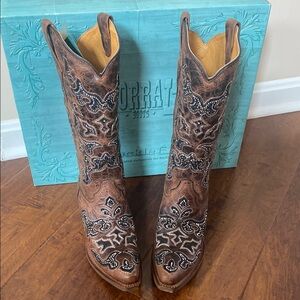 Corral Brown Embroidered Cowboy Boots